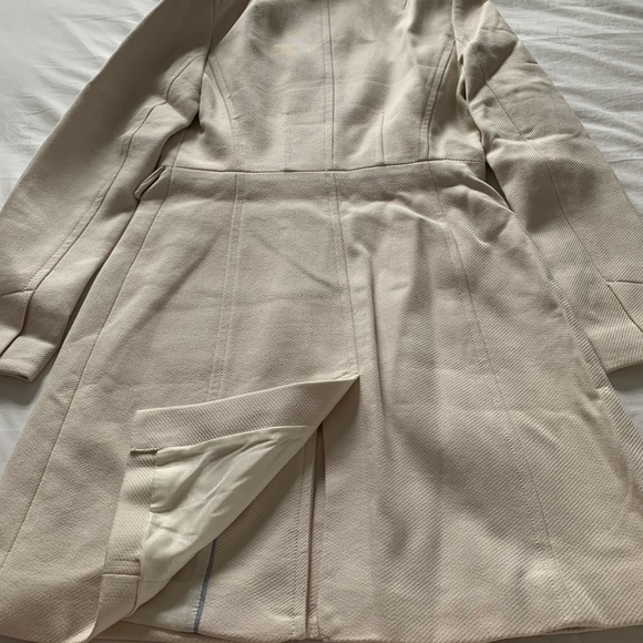 EUC! Banana Republic Cream Cotton Lady Coat - Picture 6 of 7